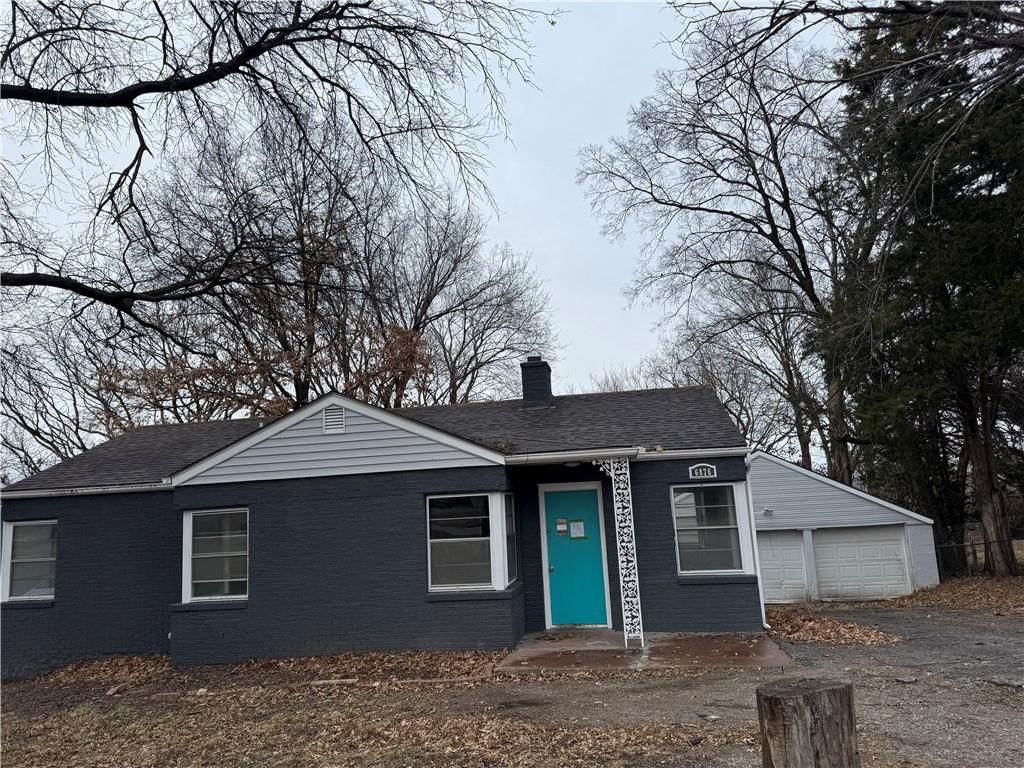 6876 Sni A Bar Road, Kansas City, MO