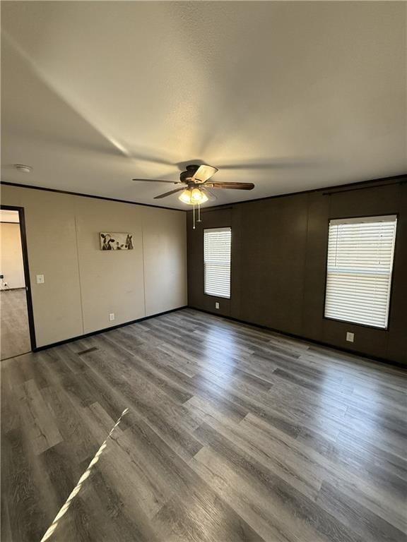 285 N Walnut Street — photo 10