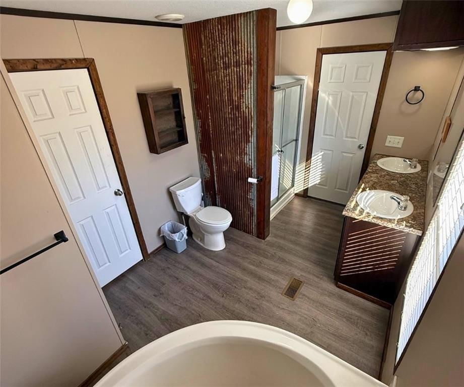 285 N Walnut Street — photo 11