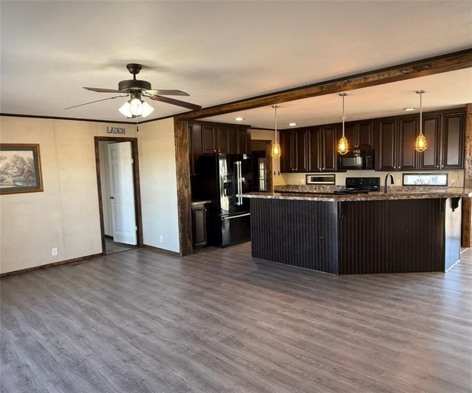 285 N Walnut Street — photo 14