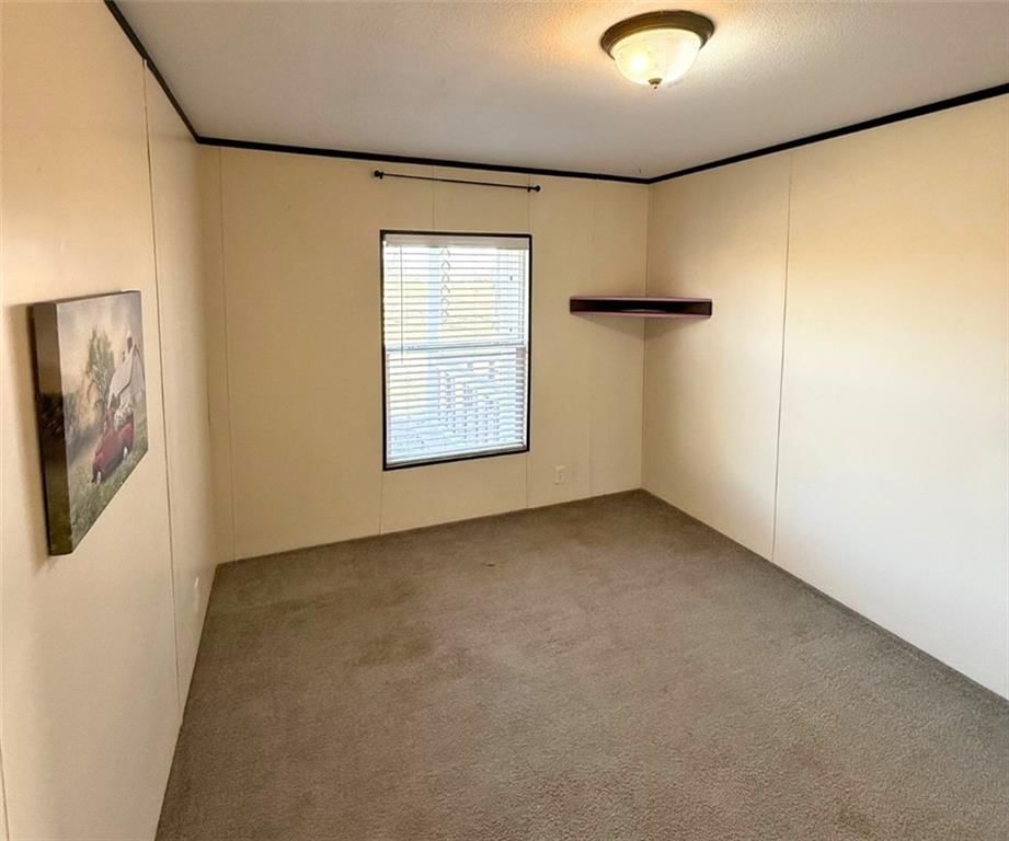 285 N Walnut Street — photo 15