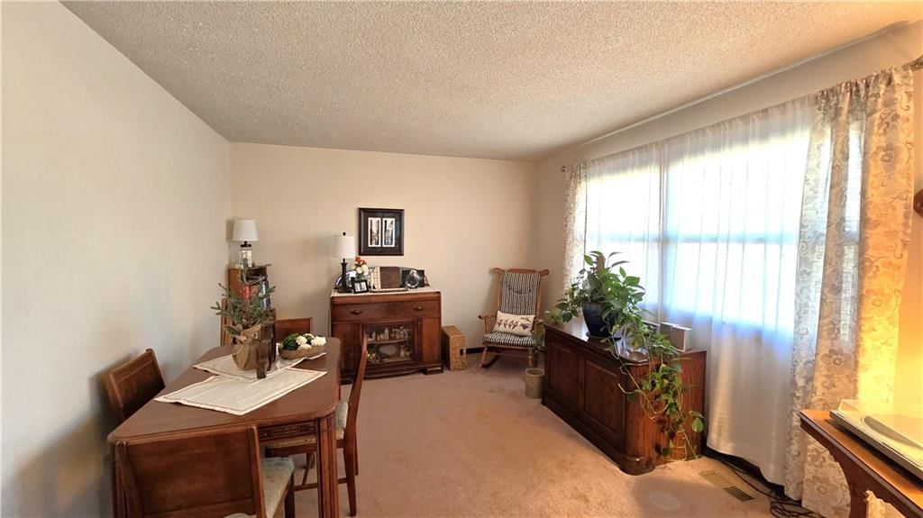 410 S WILSHIRE Boulevard — photo 18