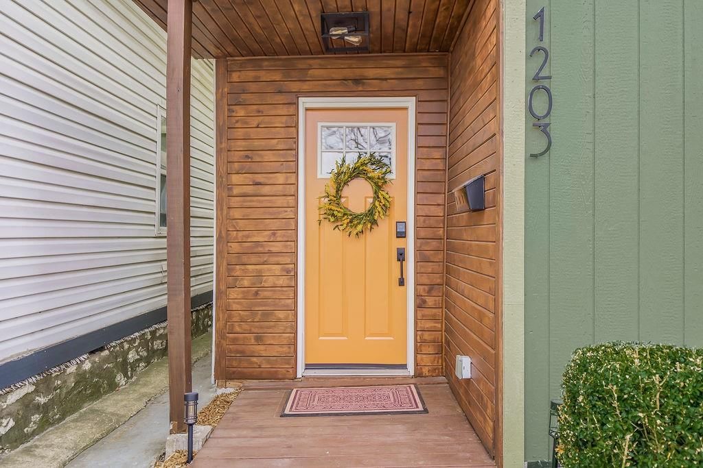 1203 W 20th Terrace — photo 3