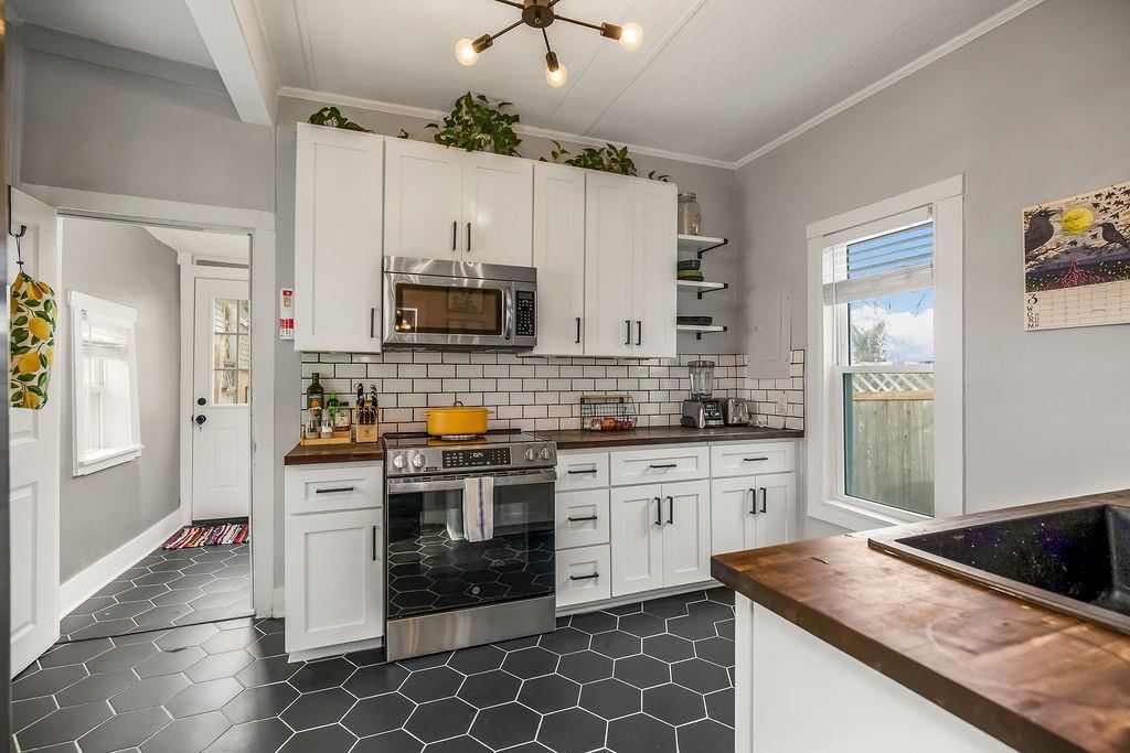 1203 W 20th Terrace — photo 10