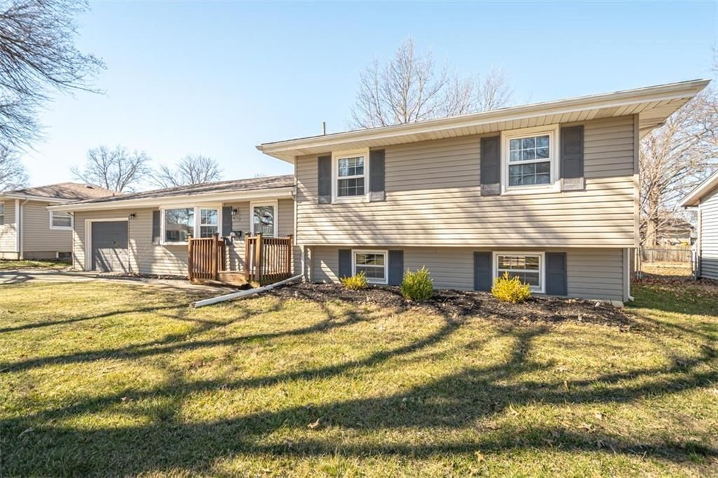1410 S Elm Street — photo 1