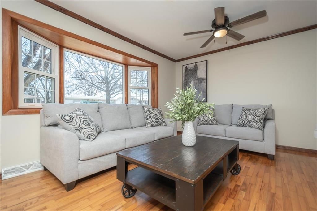 1410 S Elm Street — photo 3