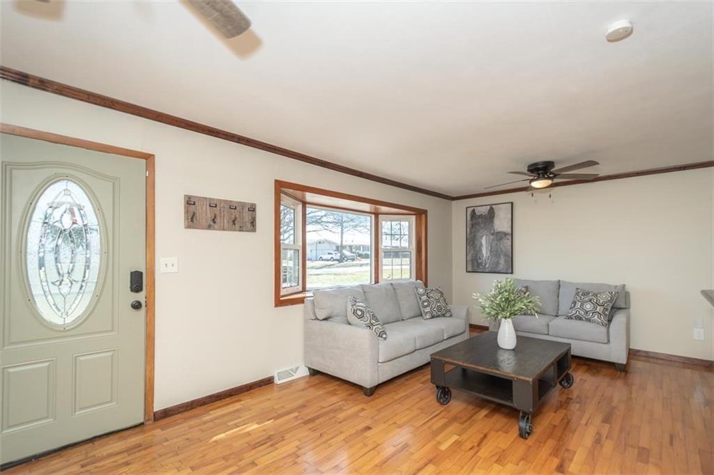 1410 S Elm Street — photo 4