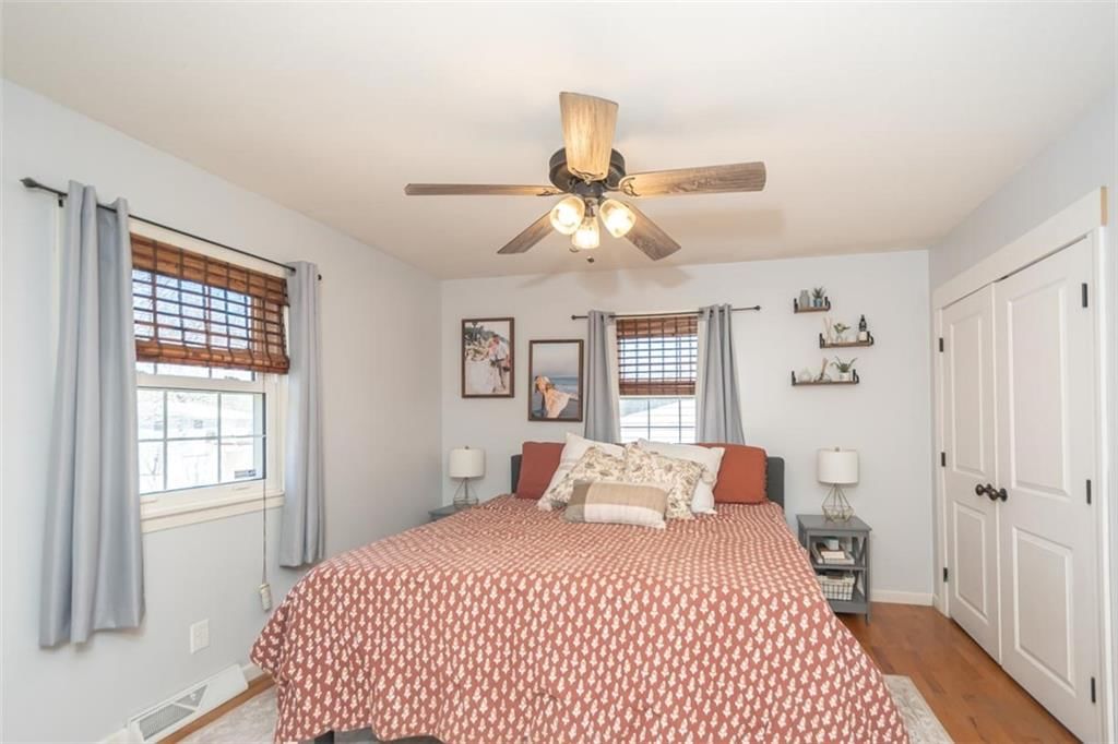 1410 S Elm Street — photo 11