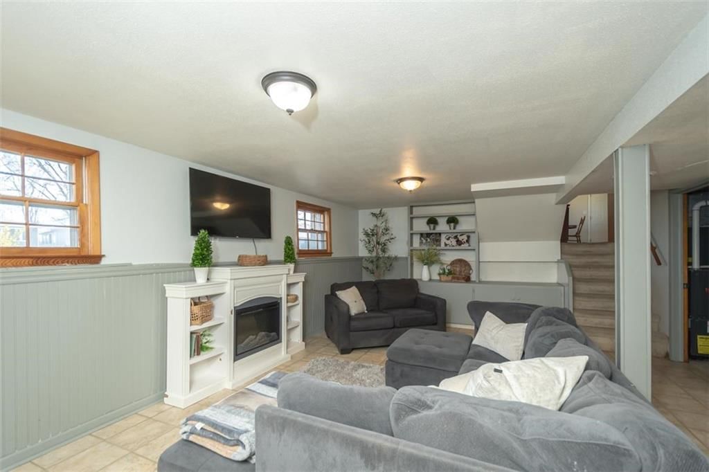 1410 S Elm Street — photo 17