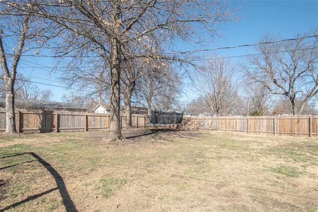 1410 S Elm Street — photo 23