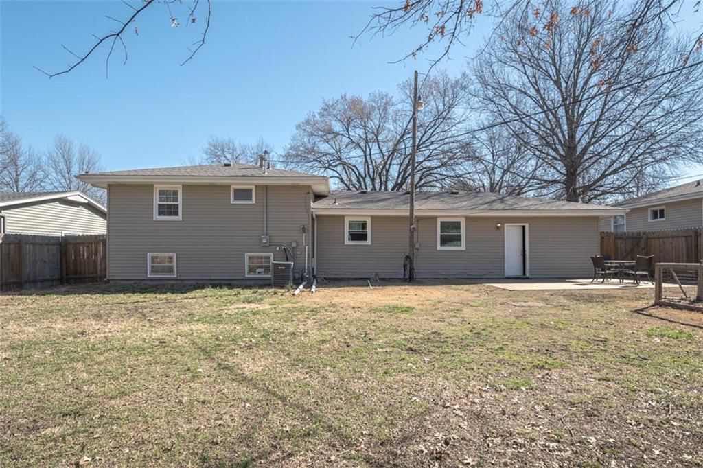 1410 S Elm Street — photo 25