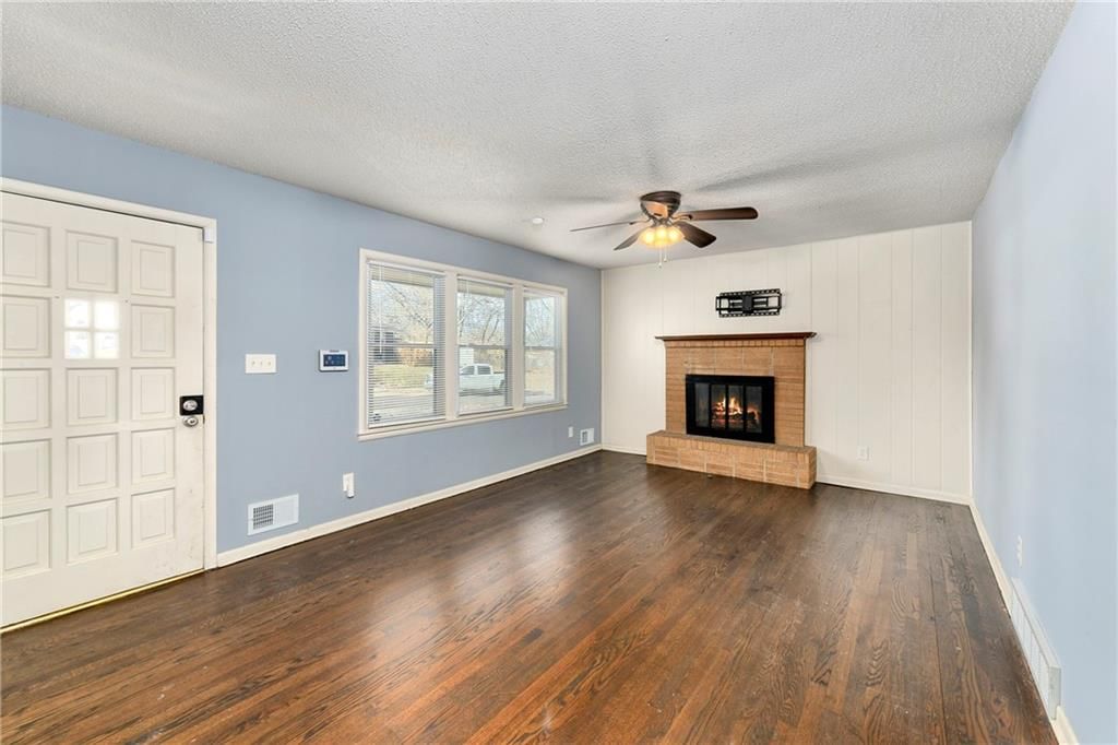8421 Spring Valley Road — photo 5