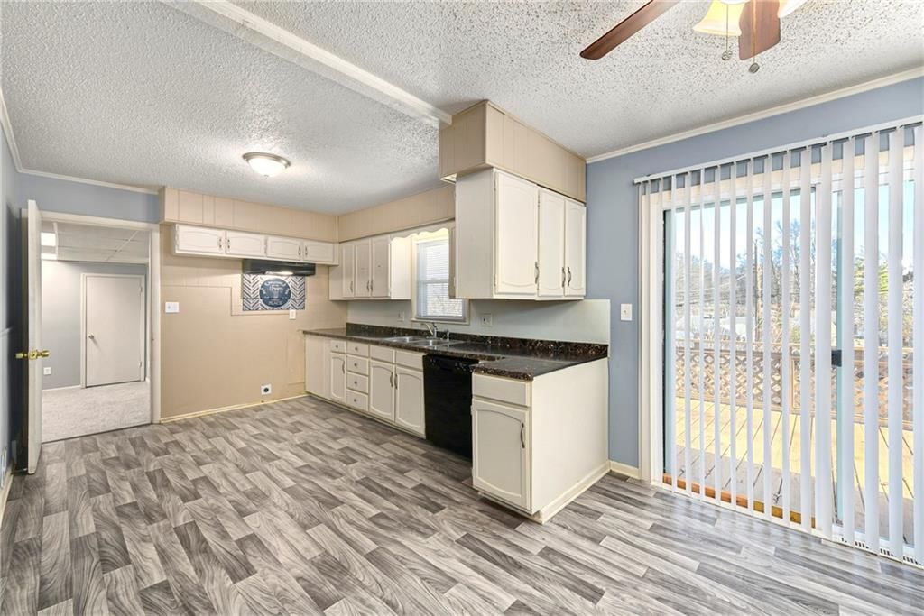 8421 Spring Valley Road — photo 8