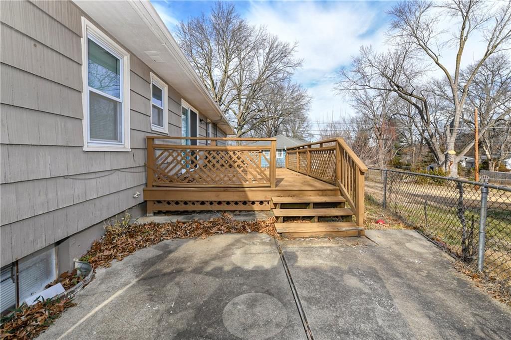 8421 Spring Valley Road — photo 32