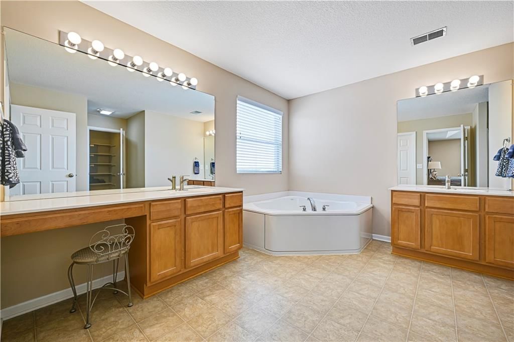 22432 W 113 Terrace — photo 32