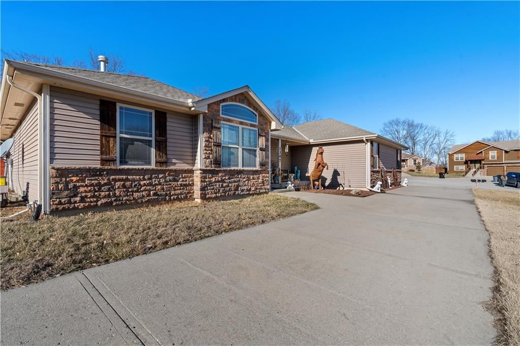 1307 Lawndale Avenue — photo 44