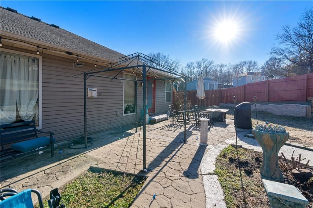 1307 Lawndale Avenue — photo 48