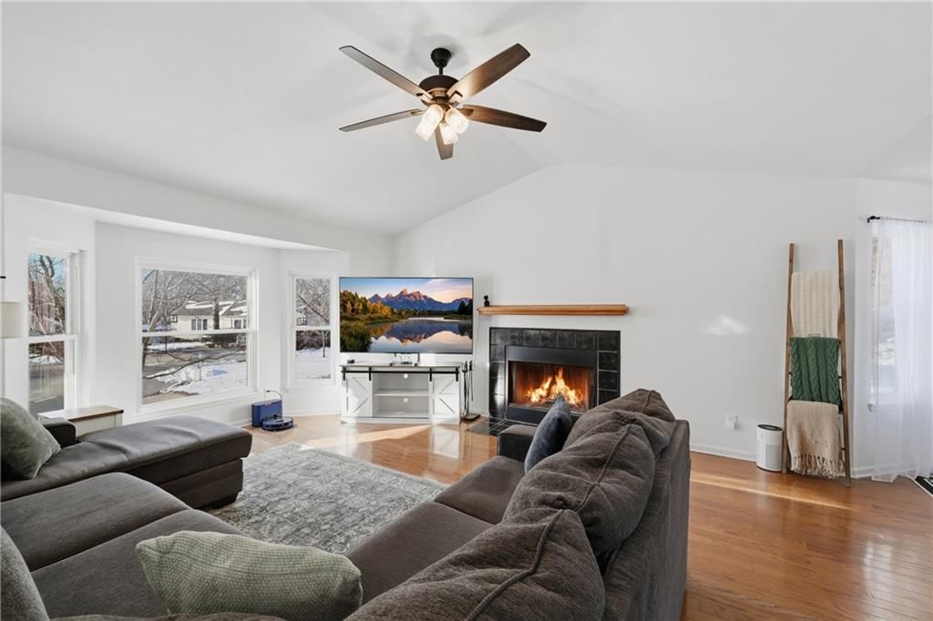1177 Greenwood Park Street — photo 7