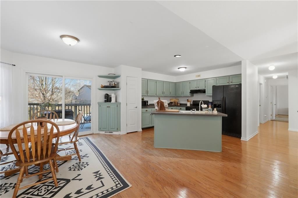 1177 Greenwood Park Street — photo 8