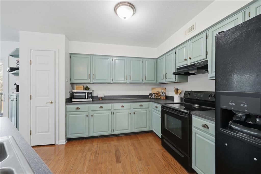 1177 Greenwood Park Street — photo 9