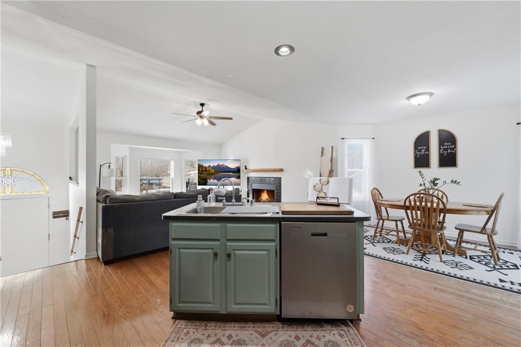 1177 Greenwood Park Street — photo 10