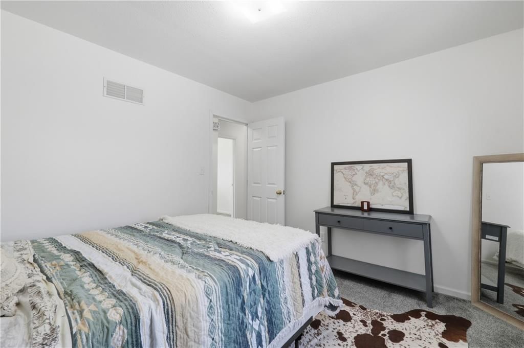 1177 Greenwood Park Street — photo 17