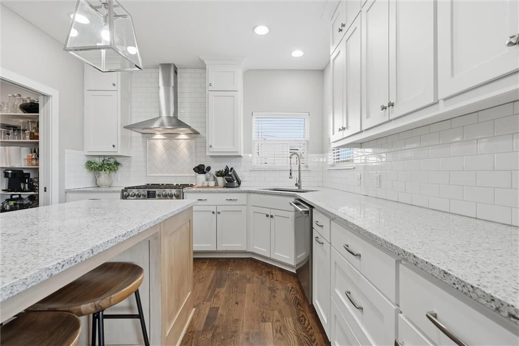 310 S Mesquite Street — photo 8