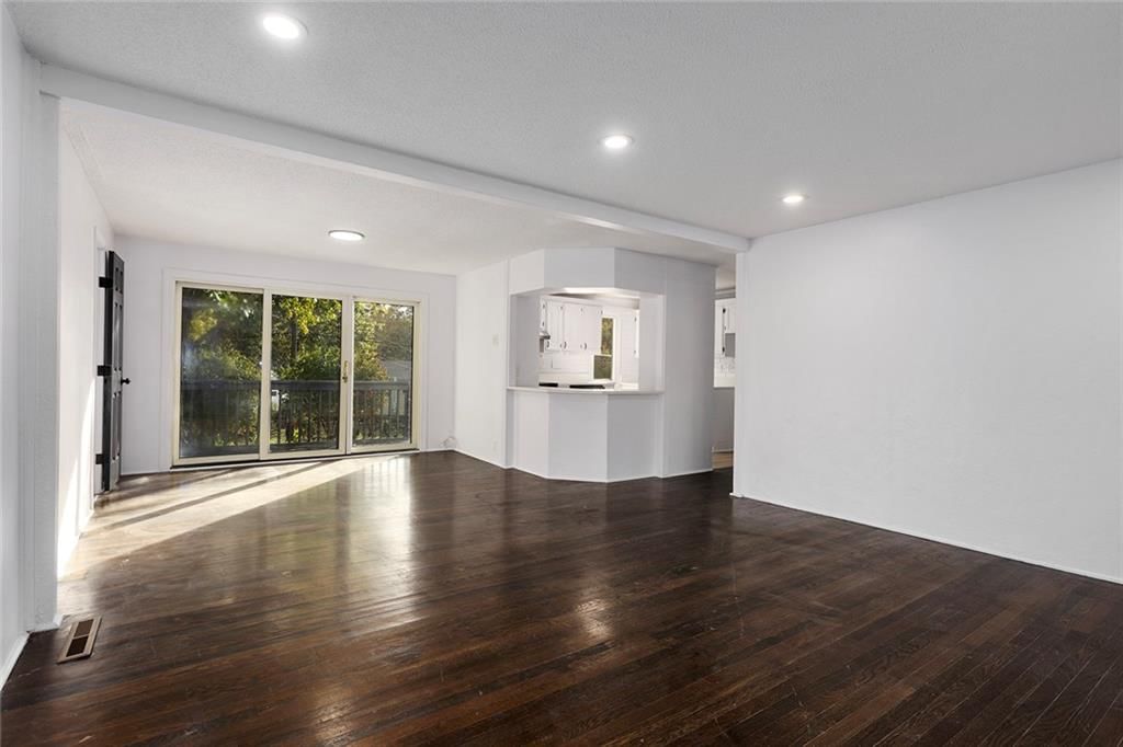 1005 NE 62nd Street — photo 2