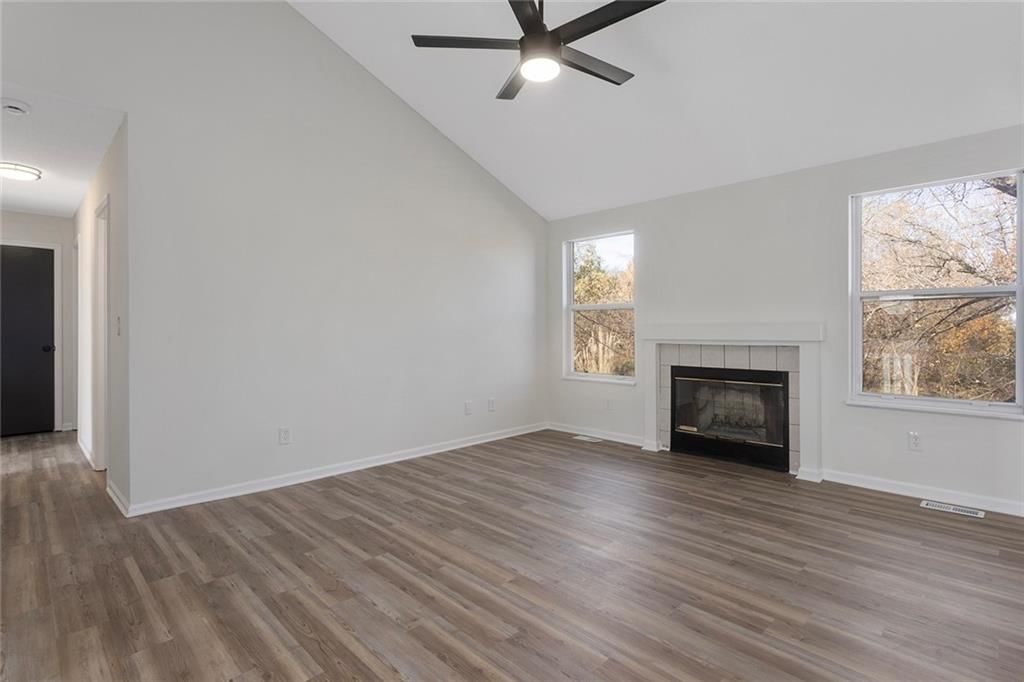 15528 Crestwood Drive — photo 4