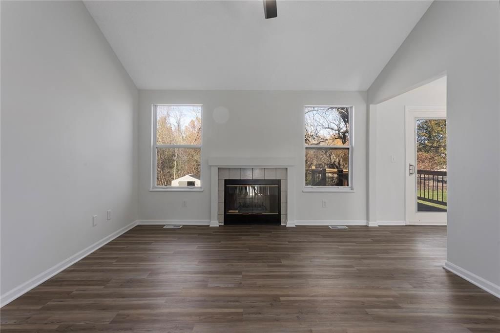 15528 Crestwood Drive — photo 5