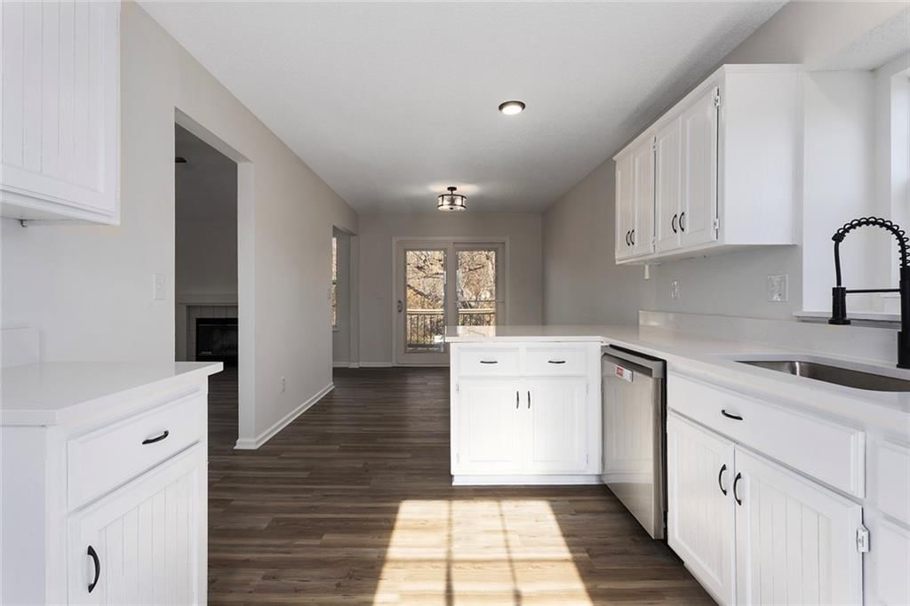 15528 Crestwood Drive — photo 12
