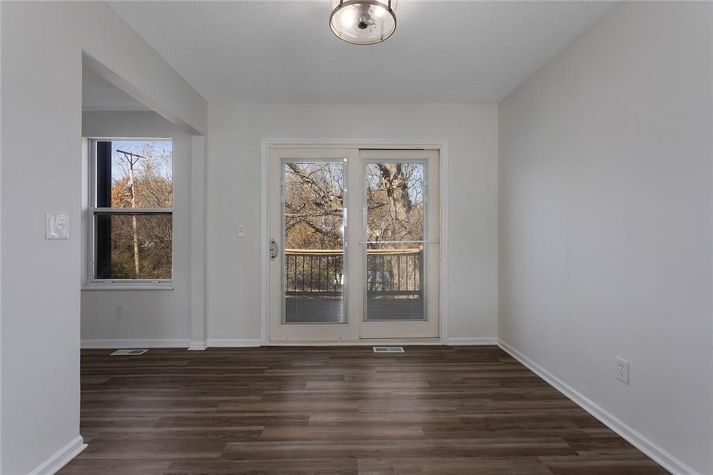 15528 Crestwood Drive — photo 13