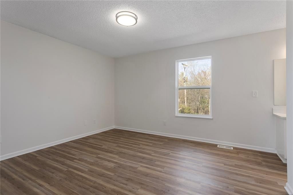 15528 Crestwood Drive — photo 18