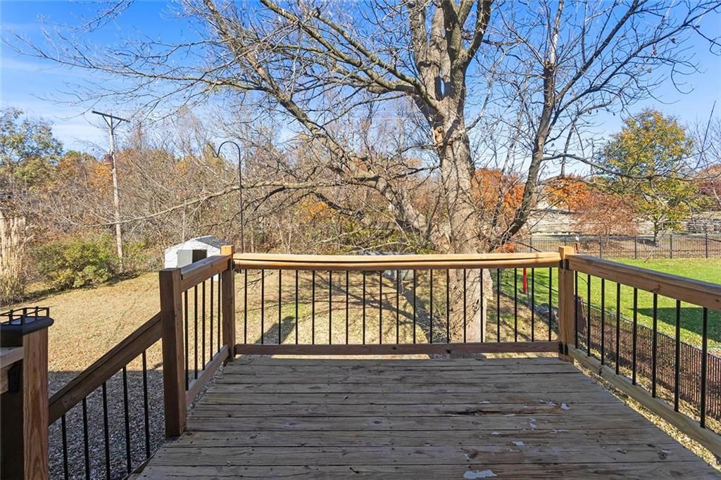 15528 Crestwood Drive — photo 23