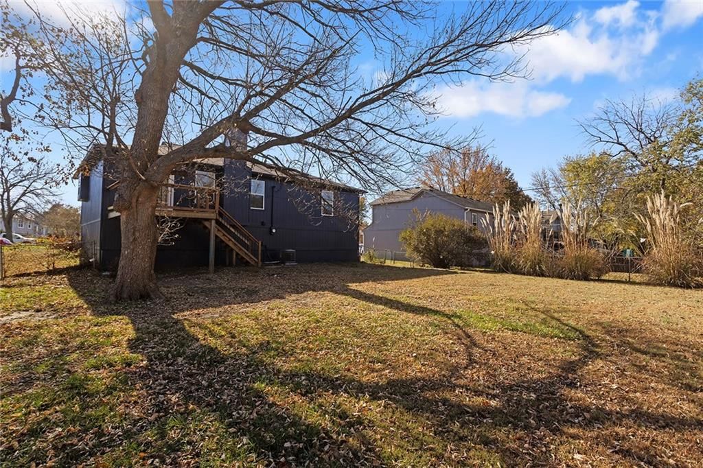 15528 Crestwood Drive — photo 25