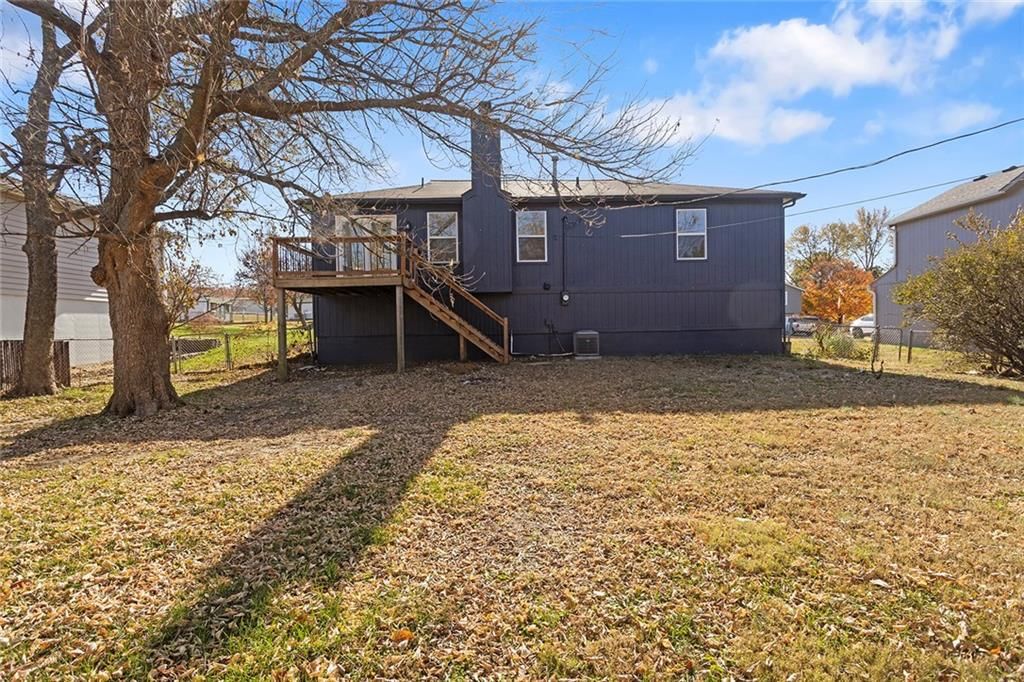 15528 Crestwood Drive — photo 26