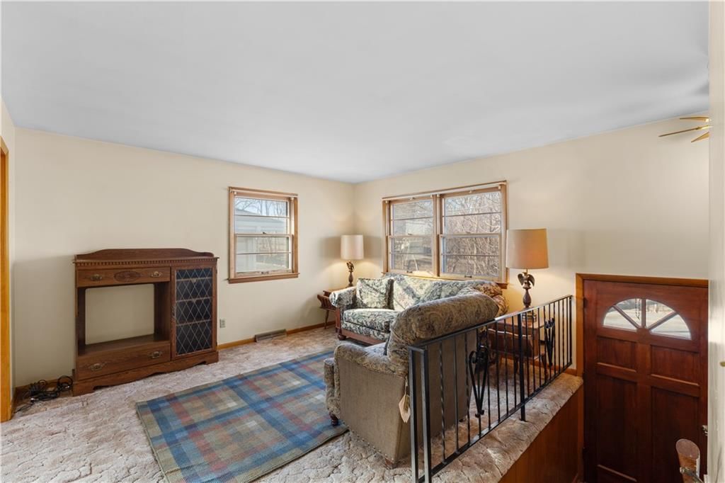 1227 Dickinson Road — photo 7