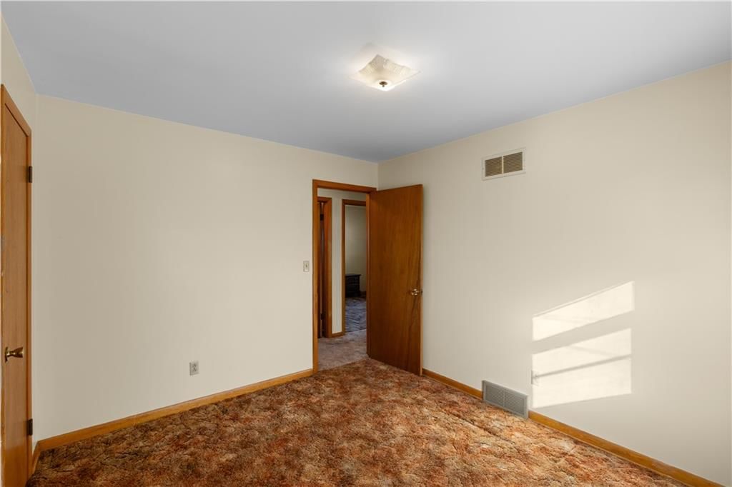 1227 Dickinson Road — photo 12