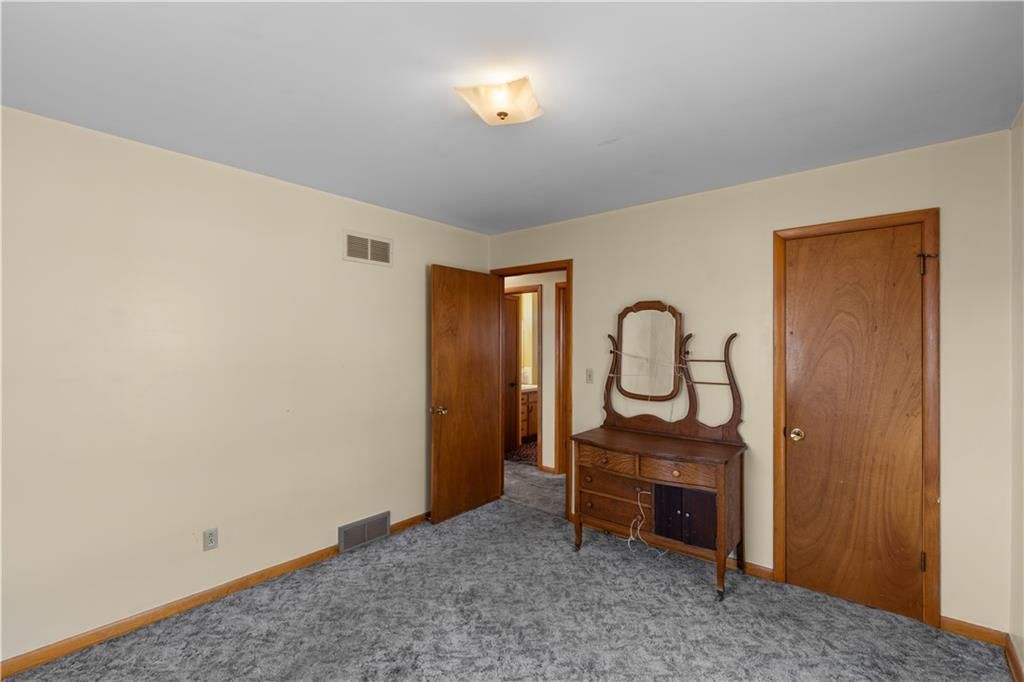 1227 Dickinson Road — photo 15