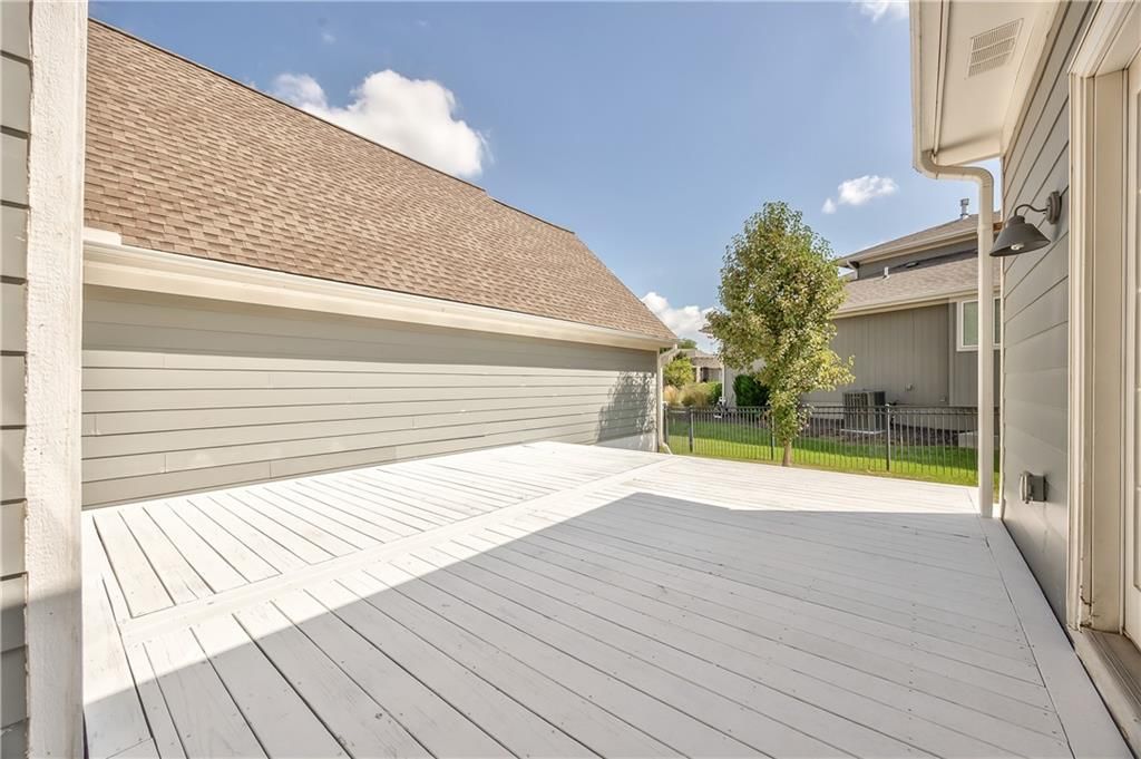 9742 Shady Bend Circle — photo 37