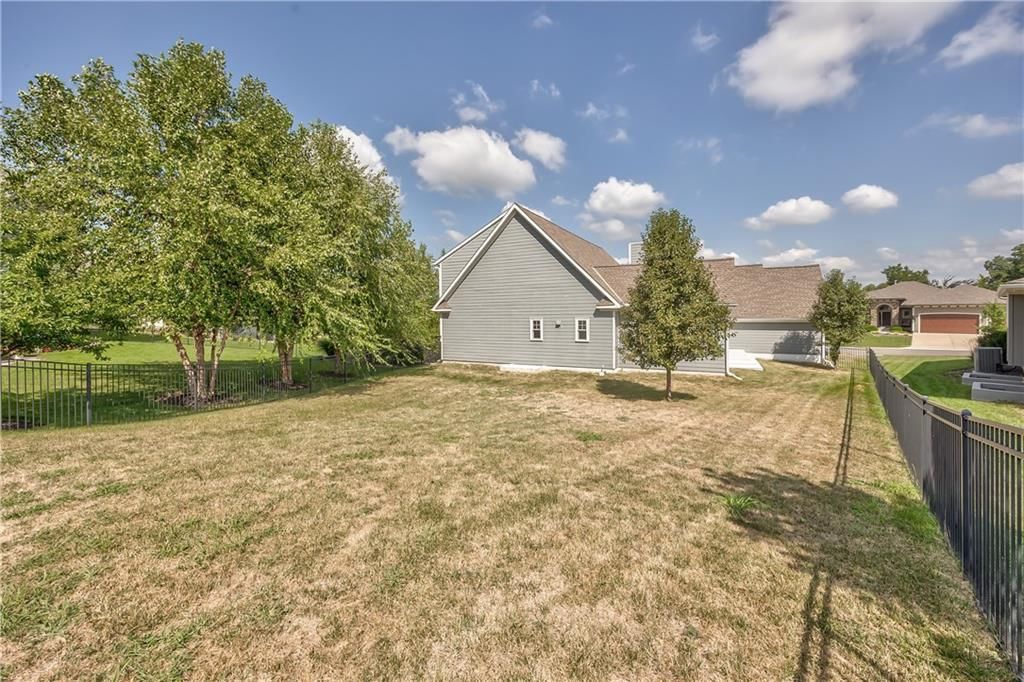 9742 Shady Bend Circle — photo 41