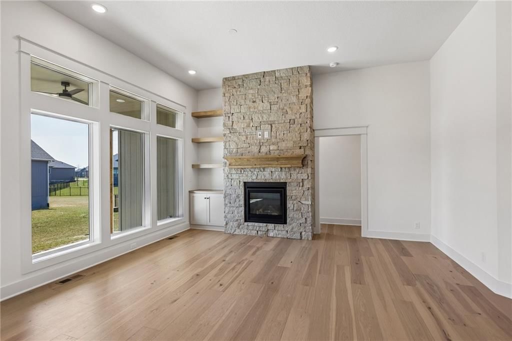 16401 Mustang Street — photo 4