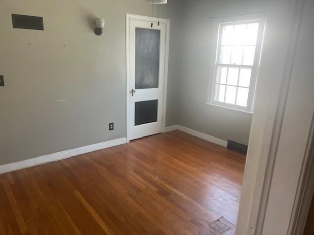 2823 Crawford Avenue — photo 23