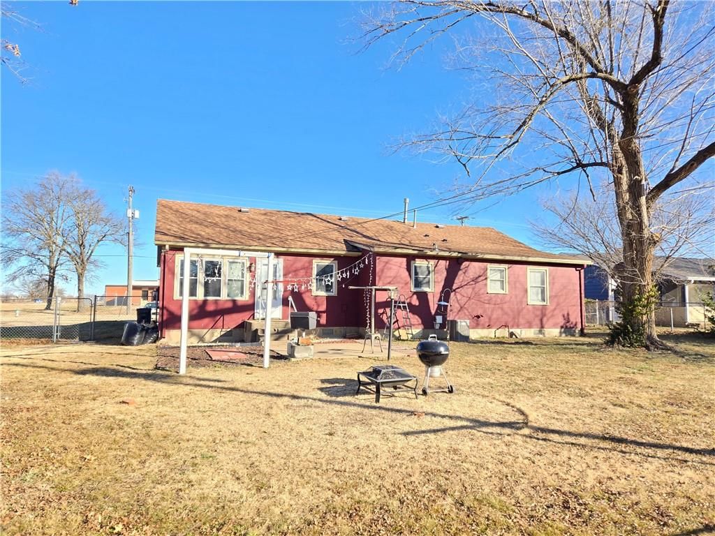 625 W Oak Street — photo 36