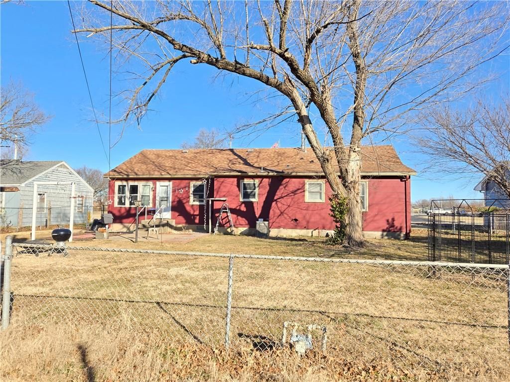 625 W Oak Street — photo 37
