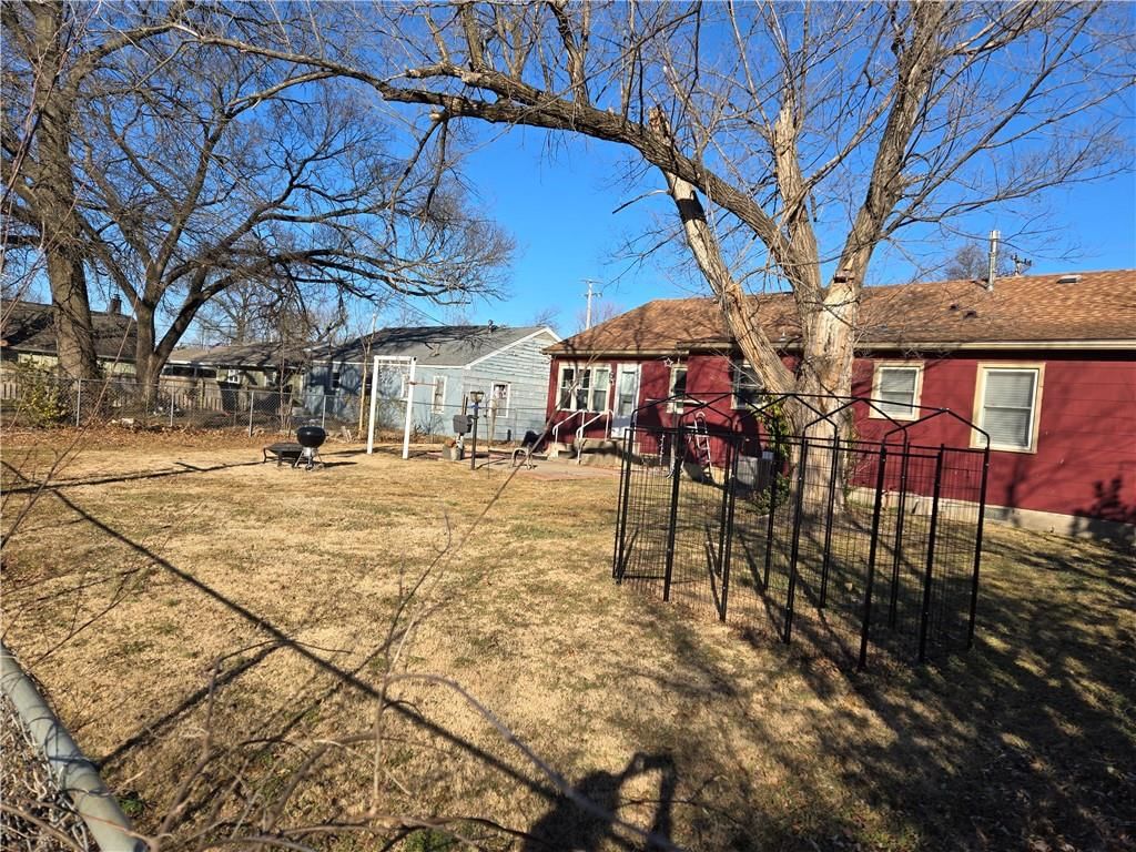 625 W Oak Street — photo 39