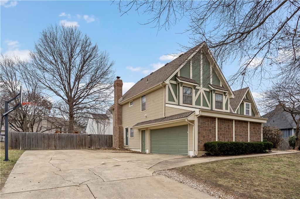 16100 W Chalet Drive — photo 2