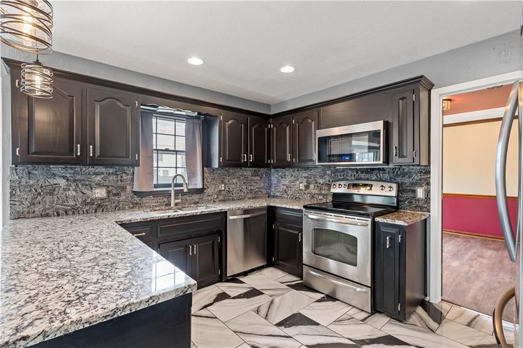 16100 W Chalet Drive — photo 11