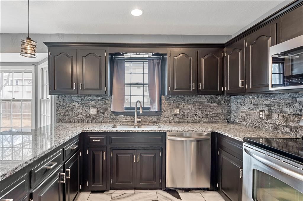 16100 W Chalet Drive — photo 12