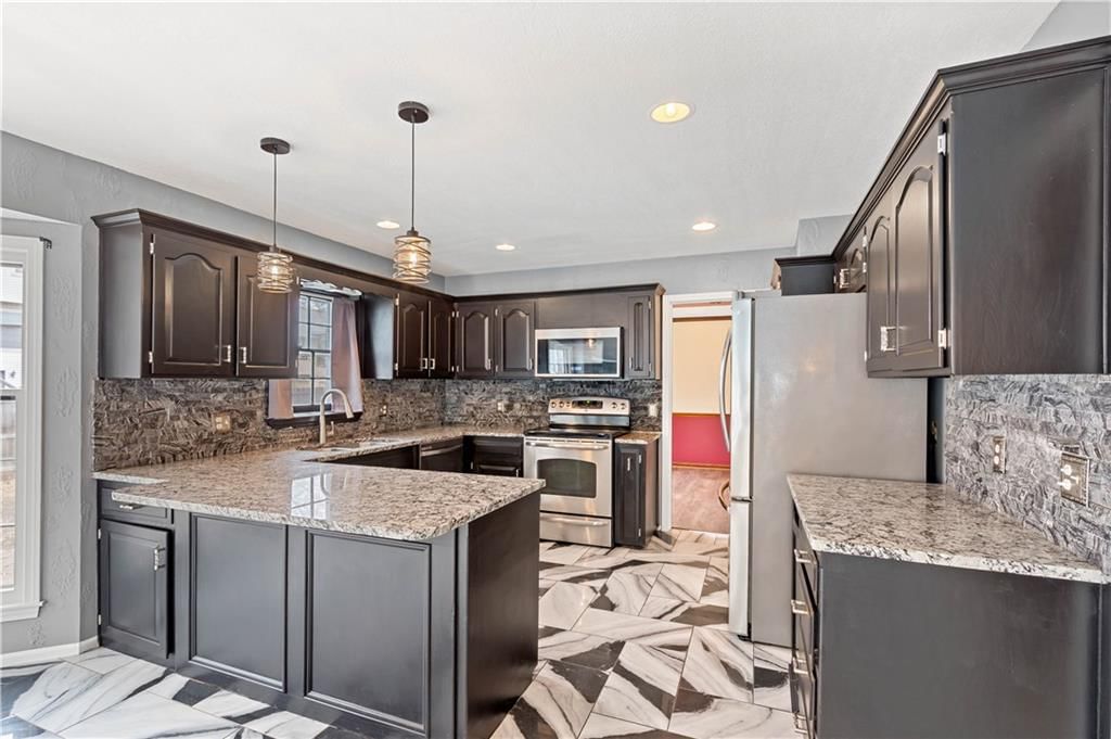 16100 W Chalet Drive — photo 15